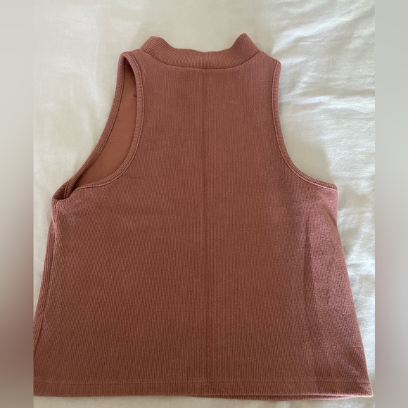 Target mock neck tank - Picture 2 of 3